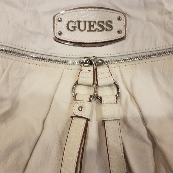 GUESS used, still in good condition White Handbag - Picture 3 of 6